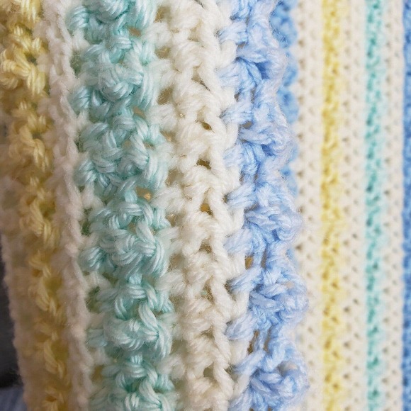 Striped Chunky Knit Baby Blanket Cozy Soft Throw - Picture 8 of 8